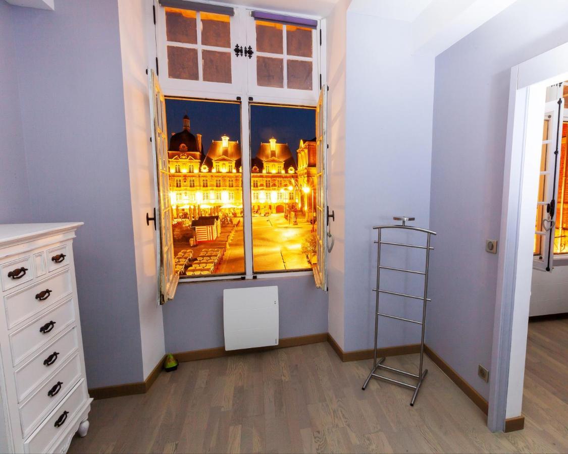Charleville-Mezieres: Belle Vue Place Ducale ภายนอก รูปภาพ